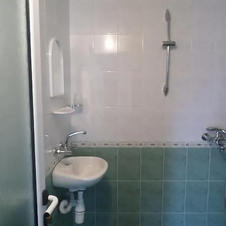 Guest house Via Maris 3*