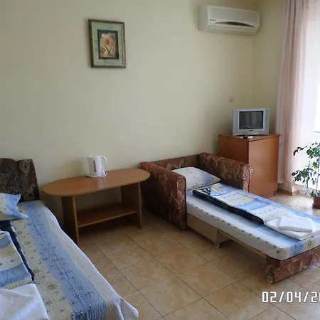 Guest house Via Maris 3*
