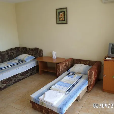 Guest house Via Maris 3*