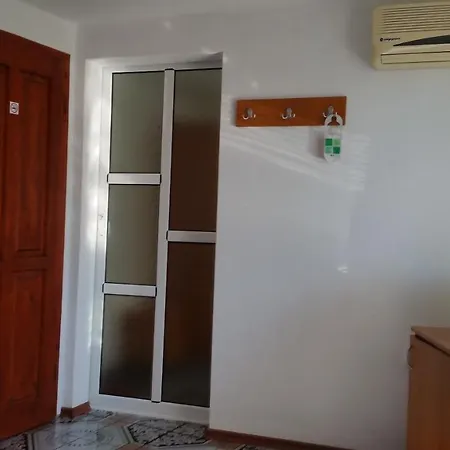 Guest house Via Maris 3*