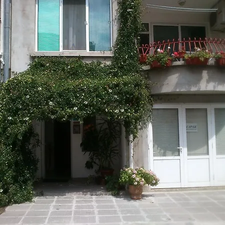 Guest house Via Maris 3*