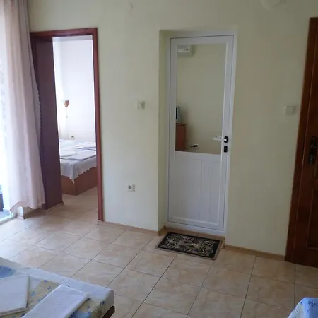 Guest house Via Maris 3*